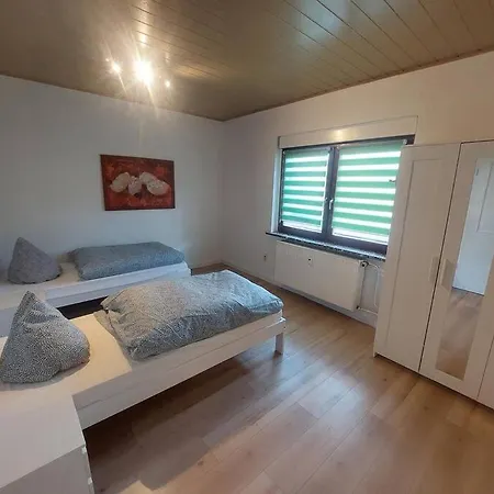 Ferienwohnung Brama - Fur Monteure & Familien - Mit Dachterrasse Apartment Elsterberg
