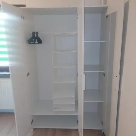 Ferienwohnung Brama - Fur Monteure & Familien - Mit Dachterrasse Apartment Elsterberg